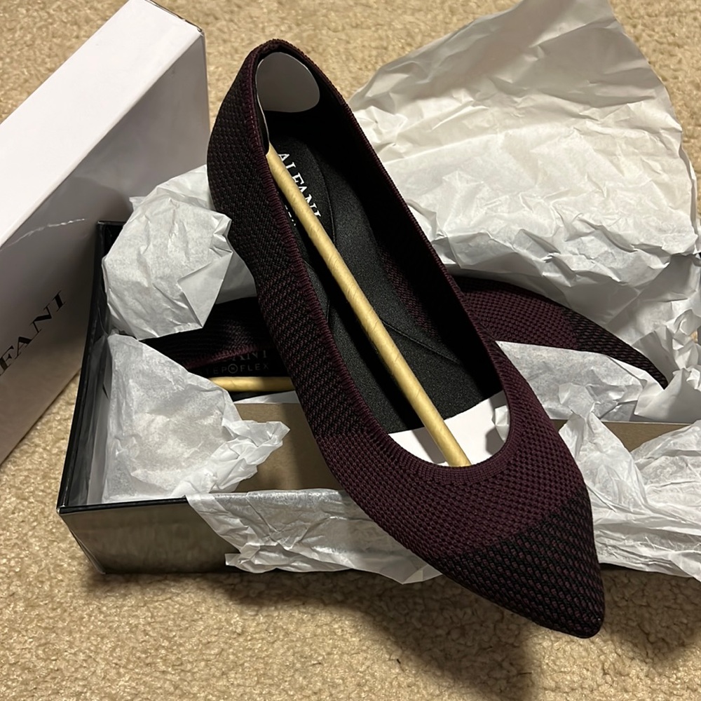 NWT Alfani ballet flats size 8.5 M Poppy Wine Geo pattern